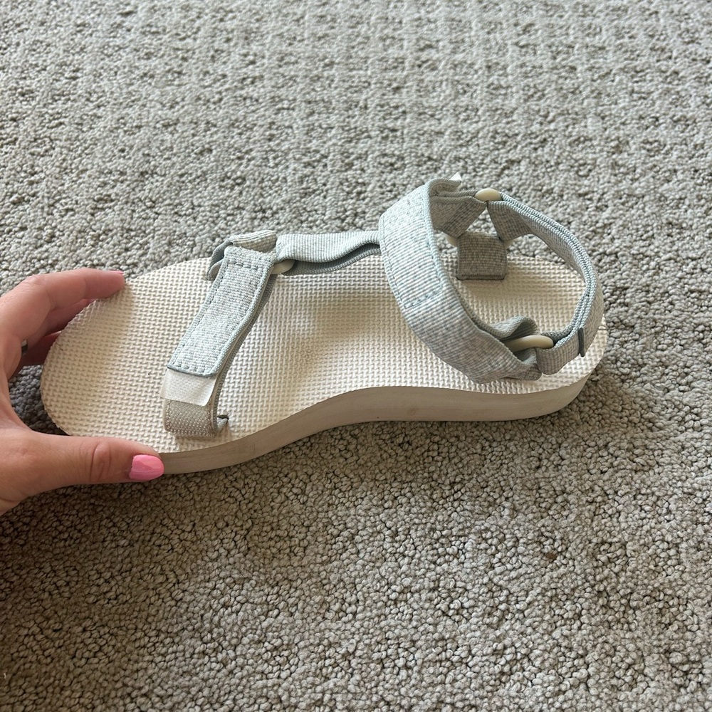 Women's Light Blue and White Patterned Tevas